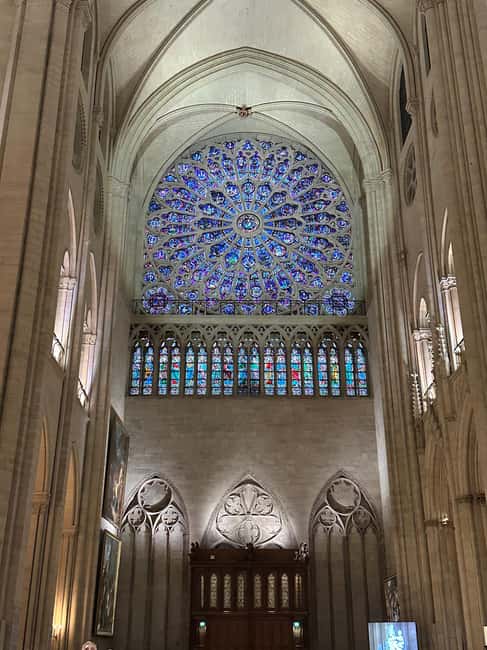 Paris: Notre Dame Cathedral Guided Tour of the Neighborhood - Those photo stops: good for framing, but watch the timing