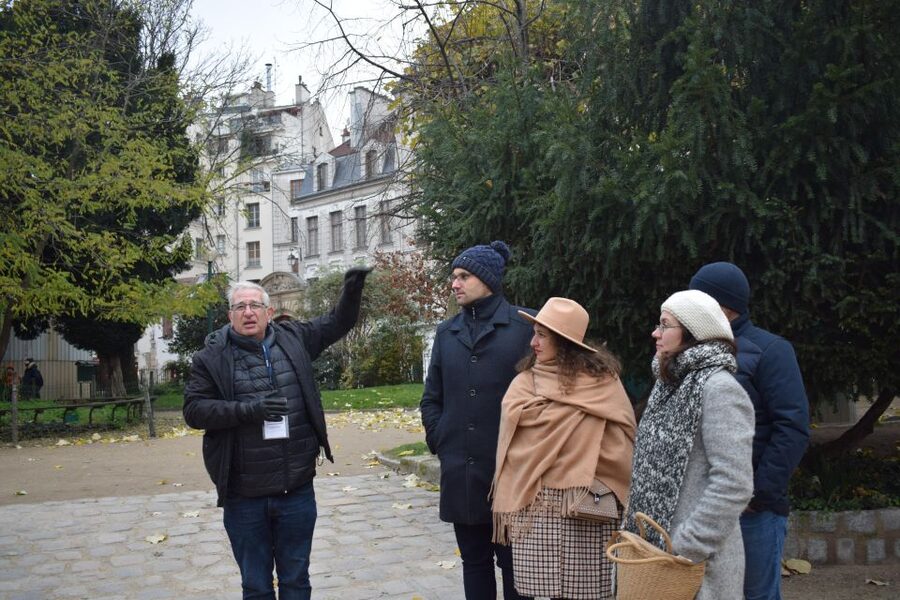 Paris: Notre-Dame Exterior and Latin Quarter Guided Walk - Sainte-Chapelle Area and the Medieval-to-Modern Thread