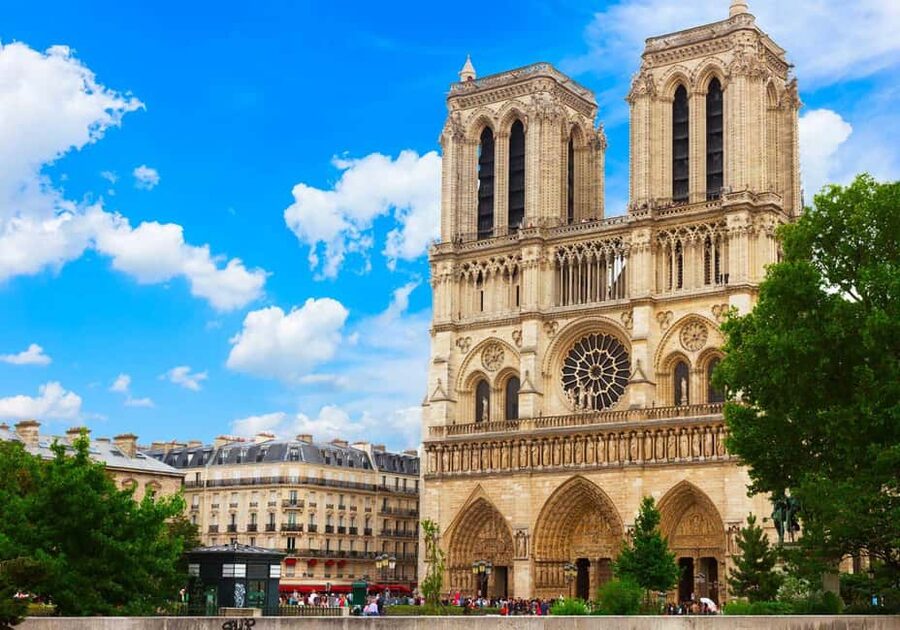 Paris: Notre-Dame Guided Tour with Multiple Entry Options - Pont au Double to Notre-Dame, the meeting that keeps it stress-free