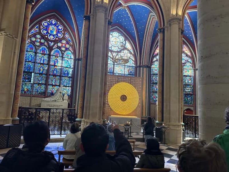 Paris: Notre-Dame Interior and Ile de la Cité Guided Tour - Sainte-Chapelle and Conciergerie: exterior views without extra tickets