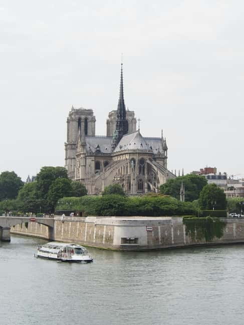 Paris: Notre Dame Interior Guided Tour with Entry Included - Dress Code Rules That Can Affect Your Day