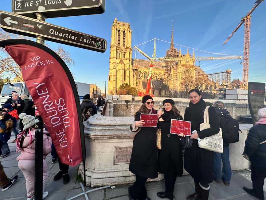 Paris: Notre-Dame Professional Guided Tour with Free Entry - Notre Dame, in one focused hour from the outside