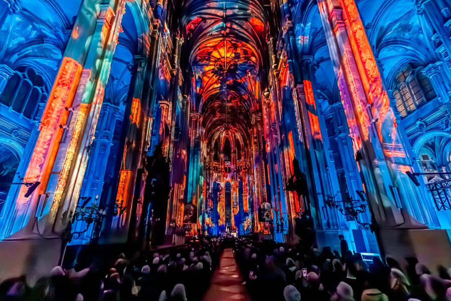 Paris: Nouveau spectacle Son et lumière - LUMINISCENCE - Key points to know before you buy