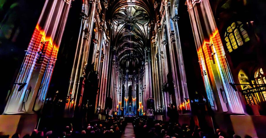 Paris: Nouveau spectacle Son et lumière - LUMINISCENCE - The celestial story: what the show is actually doing