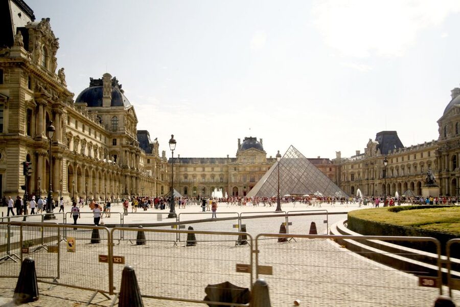 Paris: Openair Double Decker Bus Audio-Guided City Tour - Trocadéro Square, and what you should aim to photograph