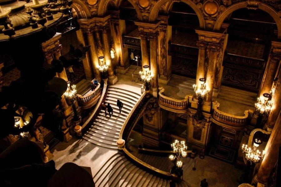 Paris: Opera Garnier and Seine River Cruise Tickets - Audio guide in 13 languages: the difference between listening and not listening