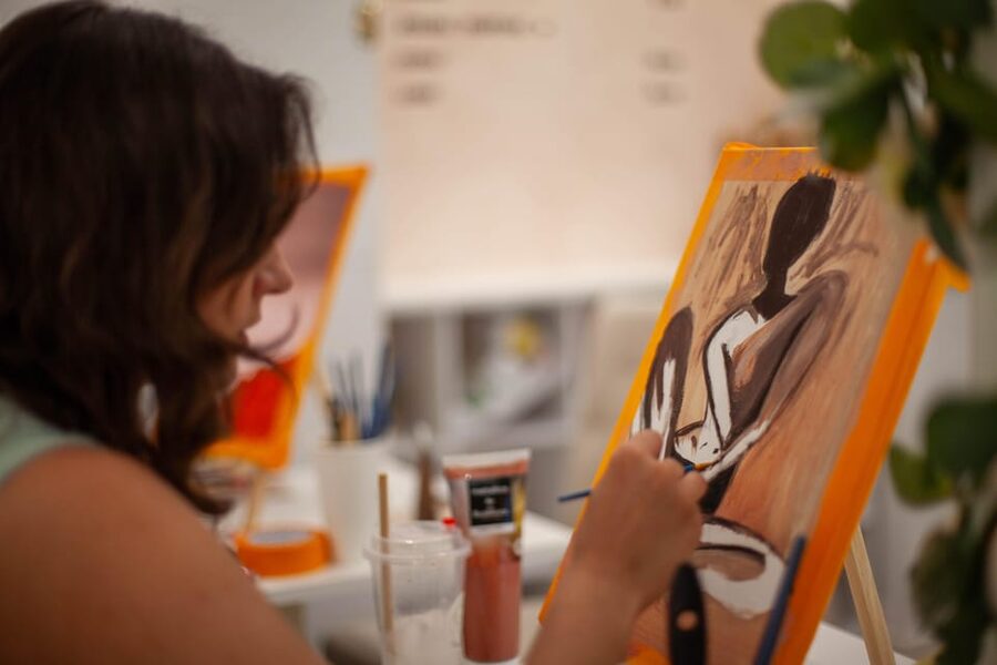 Paris : Painting experience in an art cafe - The two-hour flow: how your session usually plays out