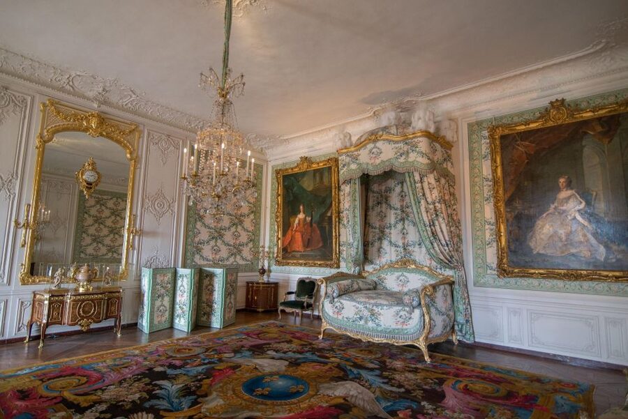 Paris: Palace of Versailles Ticket with Private Transfer - Private Group Flow, With a Host Who Can Adjust