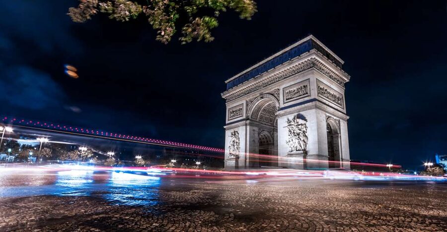 Paris: Panoramic Night Tour with Audio Guide and Host - Audio guide by app: how to make it actually useful