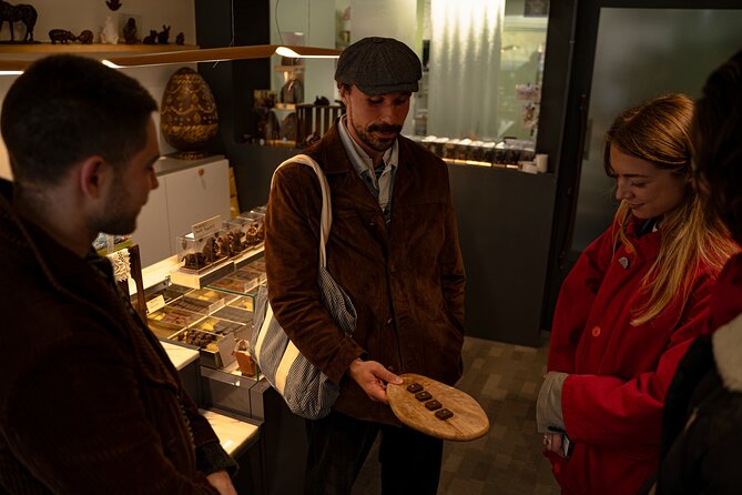 Paris: Pastries & Tragedies - A sweet tour of Montmartre - Two Early Tastings: How the Route Builds Flavor Variety