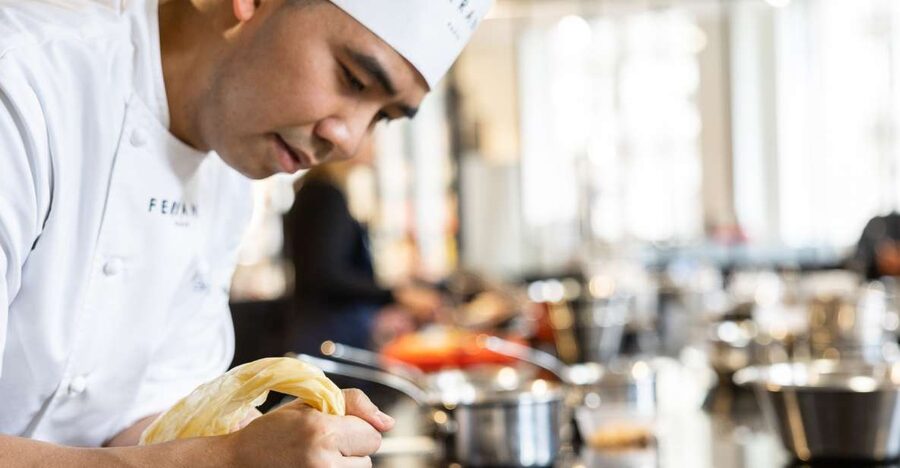 Paris: Pastry Class with Ferrandi Chef at Galeries Lafayette - Your 2-hour plan: from apron on to final bites