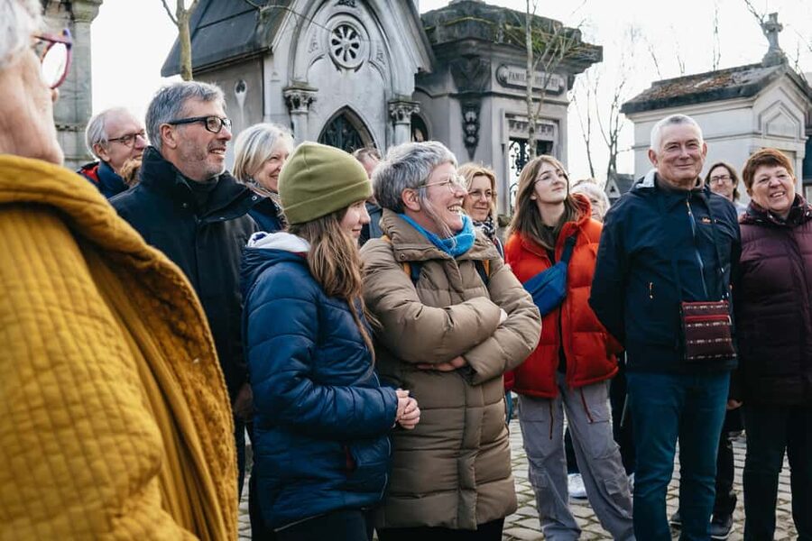 Paris: Pere Lachaise Cemetery Guided Tour - The Celebrity Circuit: Wilde, Morrison, Piaf, and Other Big Names