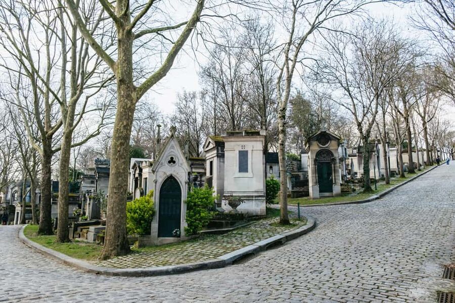 Paris: Pere Lachaise Cemetery Guided Tour - Price and Value: Is $23 for Three Hours a Smart Trade?