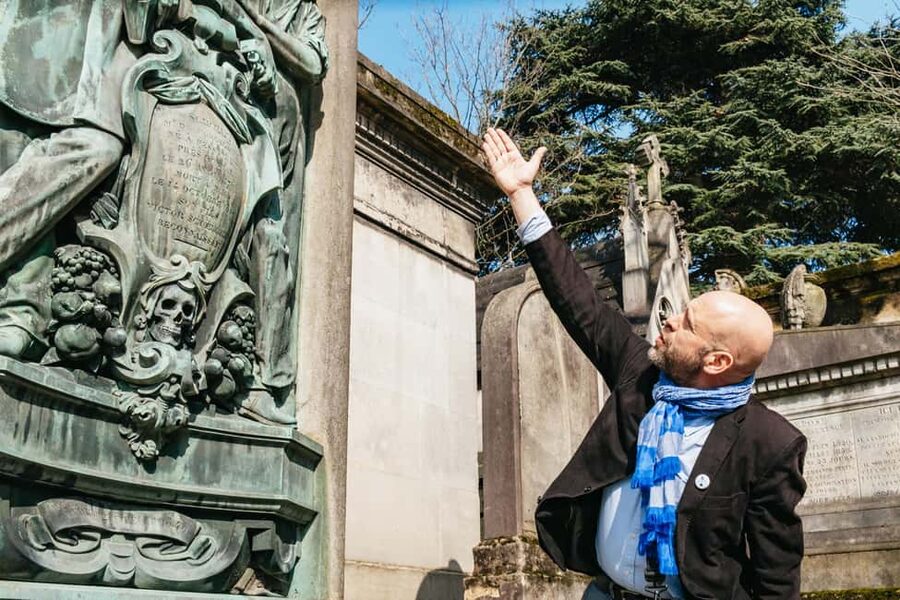 Paris: Pere Lachaise Cemetery Guided Tour - Getting there at Rue des Rondeaux, with Gambetta as your anchor