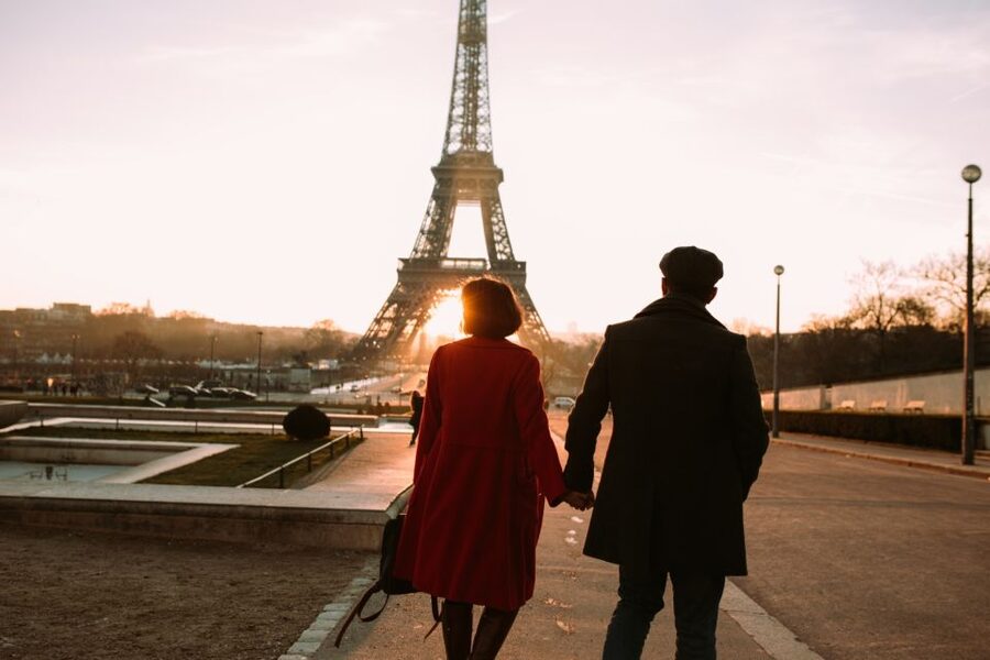Paris: Photo Shoot with a Private Travel Photographer - What your photographer actually does during the shoot