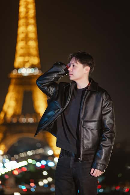 Paris photographer 1 hour near the Eiffel Tower or in Paris - Isabelle and Alberto’s roles: posing confidence plus camera-side polish