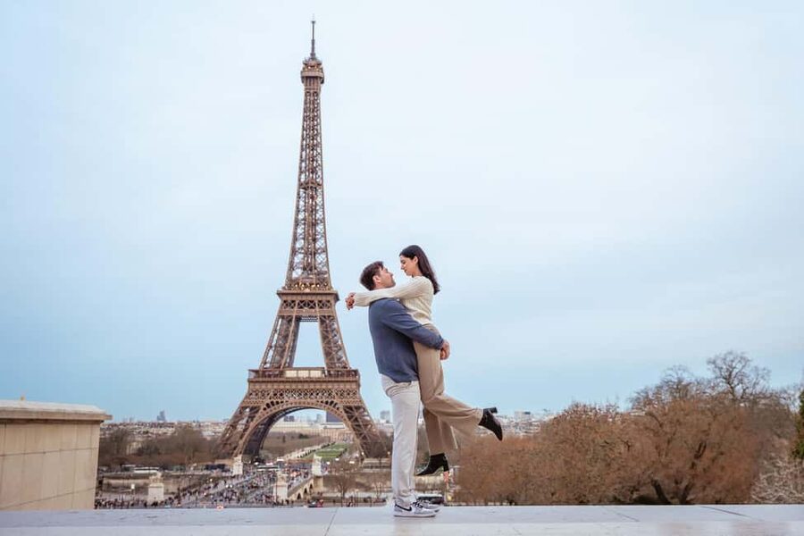 Paris photographer 1 hour near the Eiffel Tower or in Paris - Picking your spot in Paris, Eiffel Tower nearby or full city mode