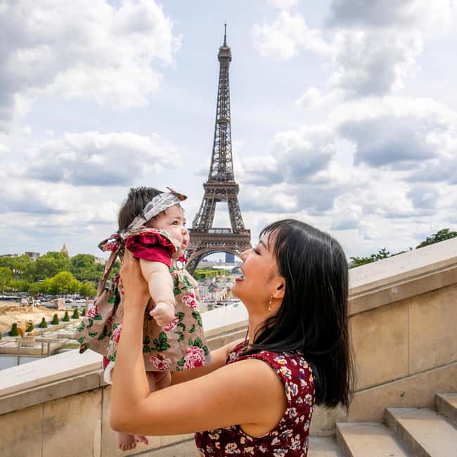 Paris: Photoshoot Around Eiffel Tower with 55 Edited Photos - 55 Edited Photos Delivered in 48 Hours