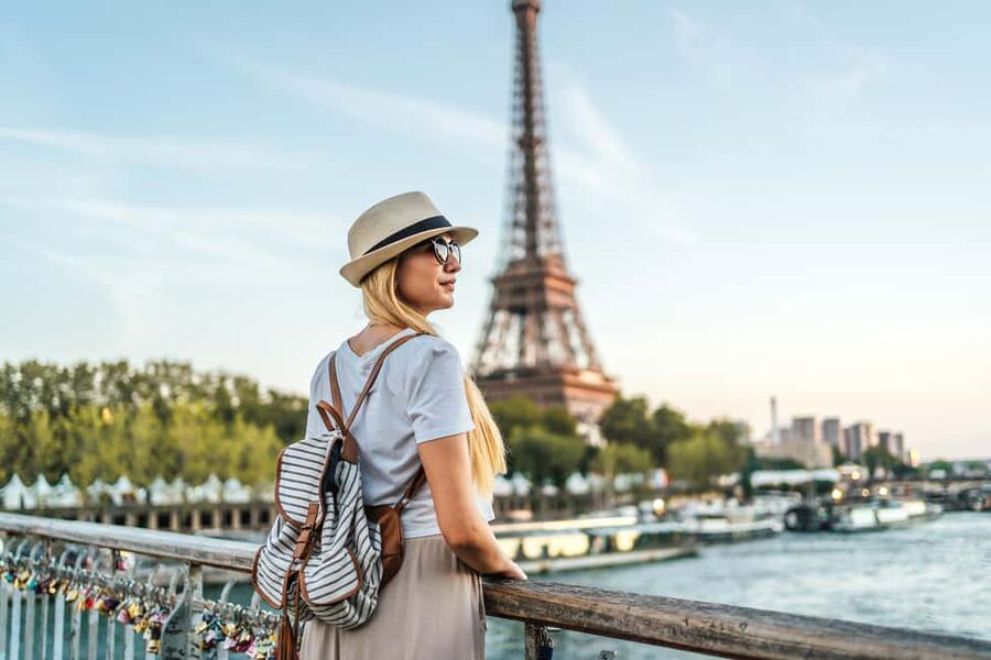 Paris: Photoshoot at The Big Three - Meeting point on the Champs-Élysées, right by Cartier