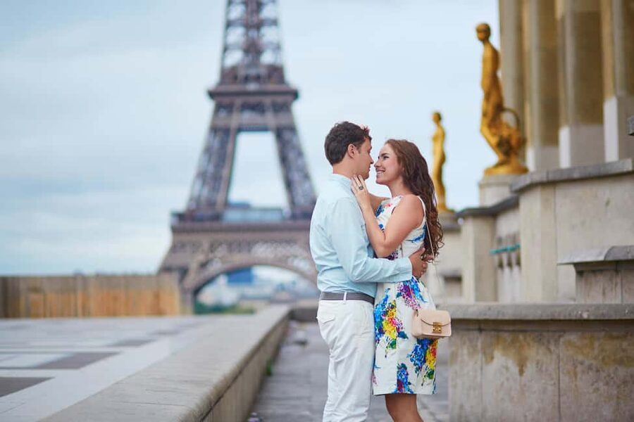Paris: Photoshoot at The Big Three - Champs-Élysées: your warm-up for the Arc de Triomphe