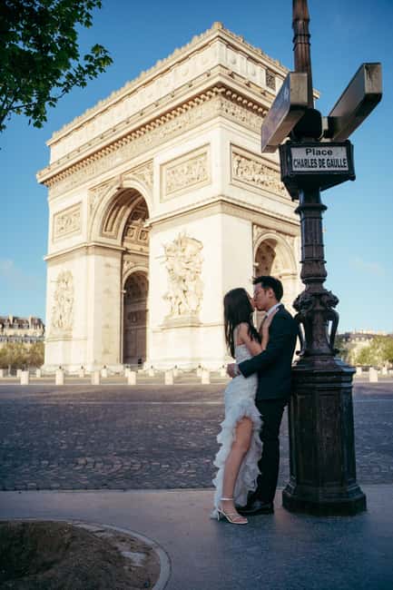 Paris: Premium Professional Photo Shoot - Price and value: $117 per group up to 8