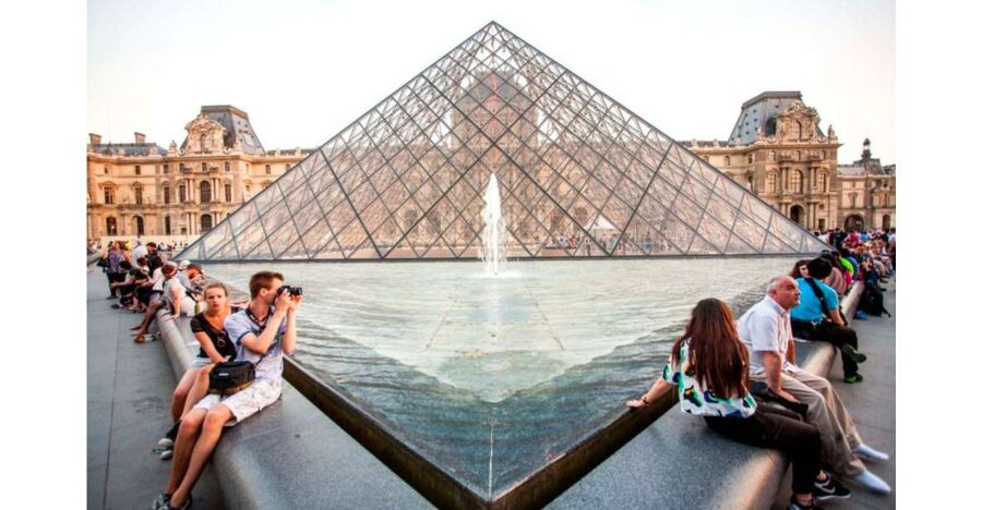 Paris: Priority Access, Guided Louvre Museum Tour w/ Expert - Why priority access matters at the Louvre