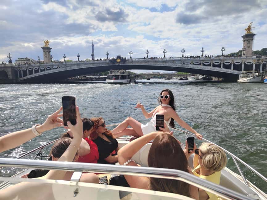 Paris: Private Boat Cruise on Seine River - Stop-by-stop: what you see from the Seine, and what to look for