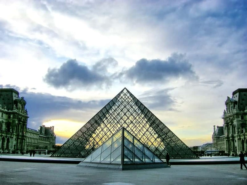 Paris Private city tour - Seine River Views and a Potential Extra: The Cruise Ticket Note