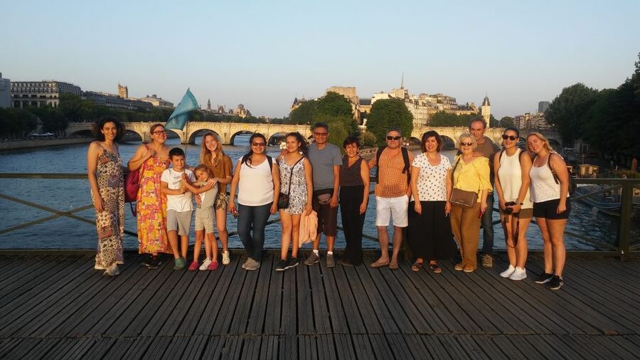 Paris: Private Customizable City Tour in Spanish - Louvre to Tuileries to Musée dOrsay, without the museum overwhelm