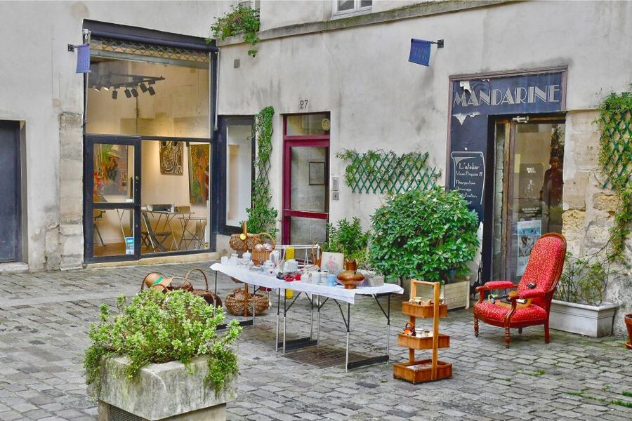 Paris: Private Food and Wine Tour in Le Marais - A private Le Marais food walk with real tastings and neighborhood context