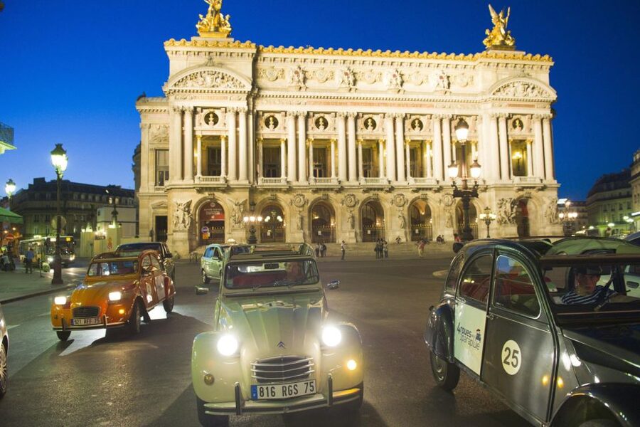 Paris: Private Guided City Tour at Night in Citroën 2CV - How pickup and drop-off shapes the experience