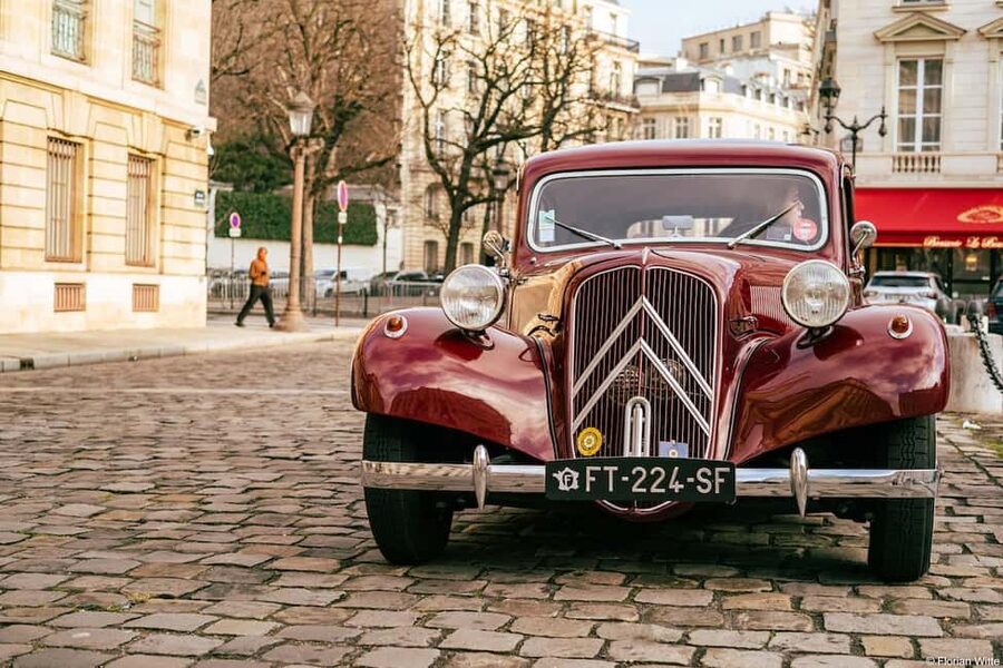 Paris: Private Guided City Tour in a Traction Avant or DS 21 - Why the Citroën Traction Avant or DS 21 makes Paris feel different