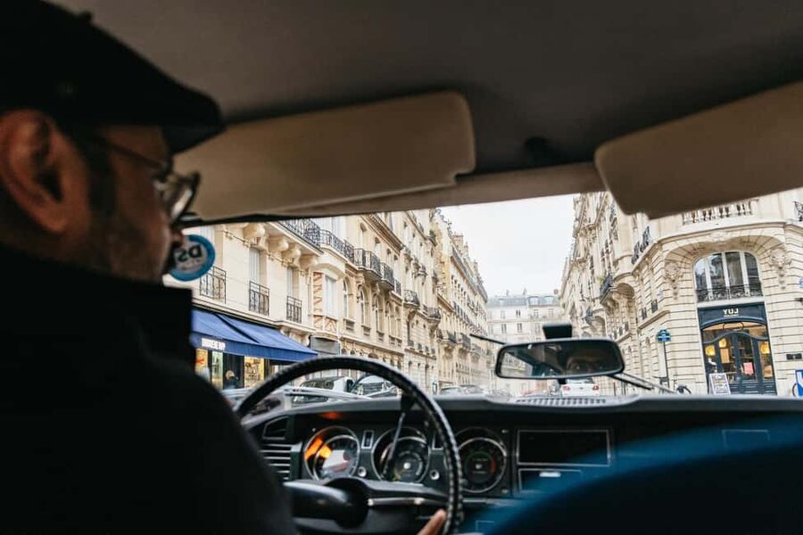 Paris: Private Guided City Tour in a Traction Avant or DS 21 - Petit Palais, Grand Palais, and the Élysée area from the driver’s seat