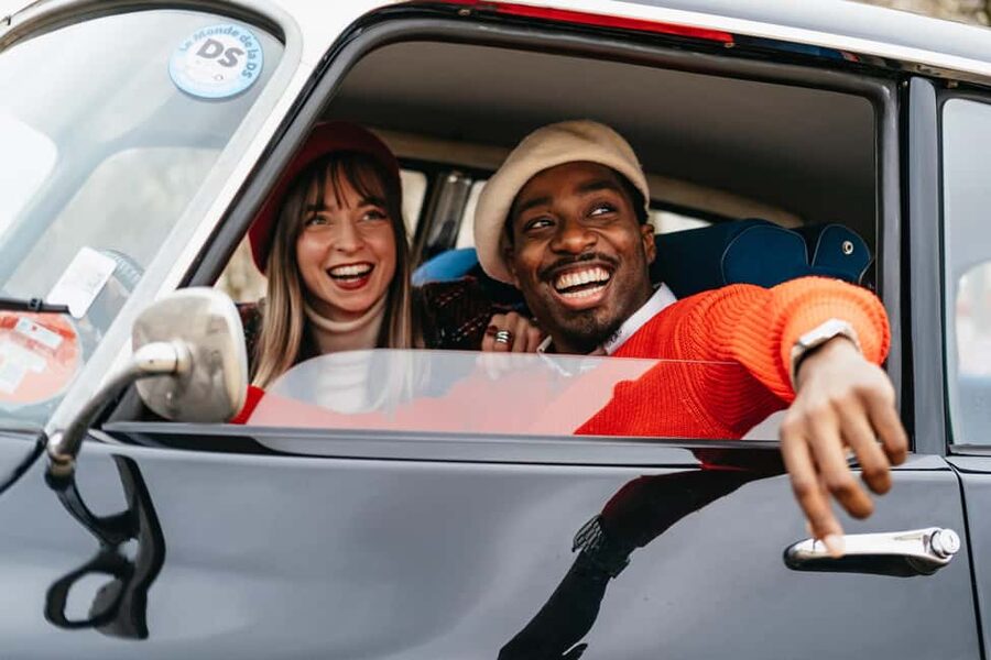 Paris: Private Guided City Tour in a Traction Avant or DS 21 - Moulin Rouge to Sacré-Cœur: how the tour handles Montmartre energy