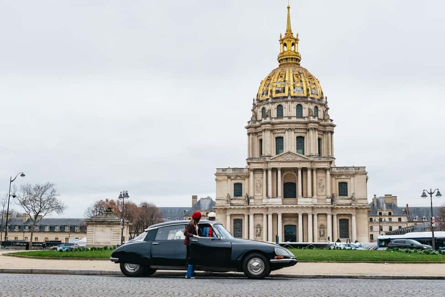 Paris: Private Guided City Tour in a Traction Avant or DS 21 - Price and value for a private tour up to 4 people
