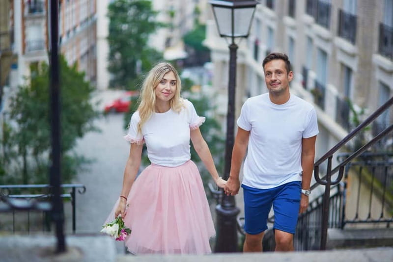 Paris: Private Montmartre Photoshoot with Parisian Charm - Should You Book This Montmartre Photoshoot?
