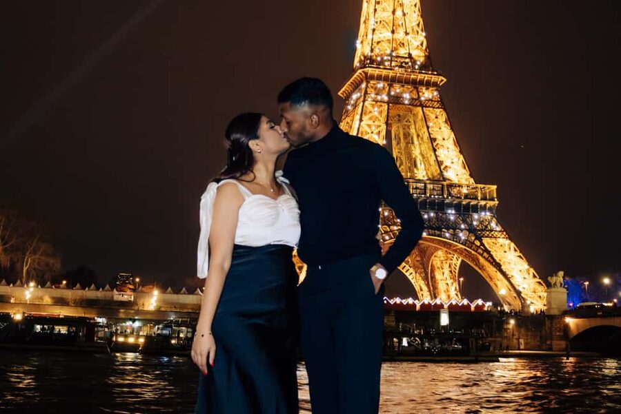 Paris: Private Photo Shoot in Two Locations - Key things to know before you book