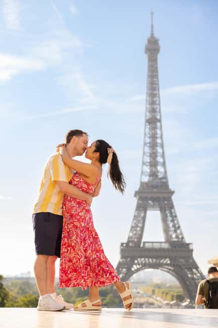 Paris: Private Photoshoot at the Eiffel Tower - Small timing rules that can affect your experience
