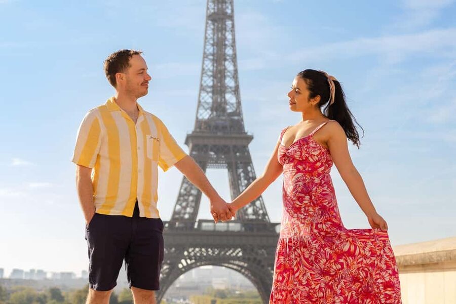 Paris: Private Photoshoot at the Eiffel Tower - What this private Eiffel Tower photoshoot really gives you