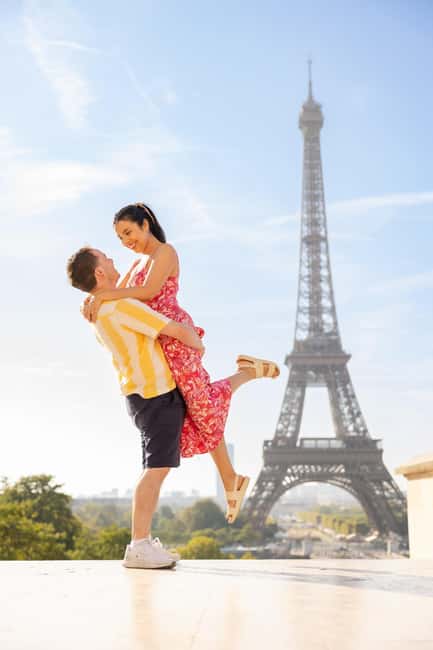 Paris: Private Photoshoot at the Eiffel Tower - Editing in 48 hours: what to expect from the final photos