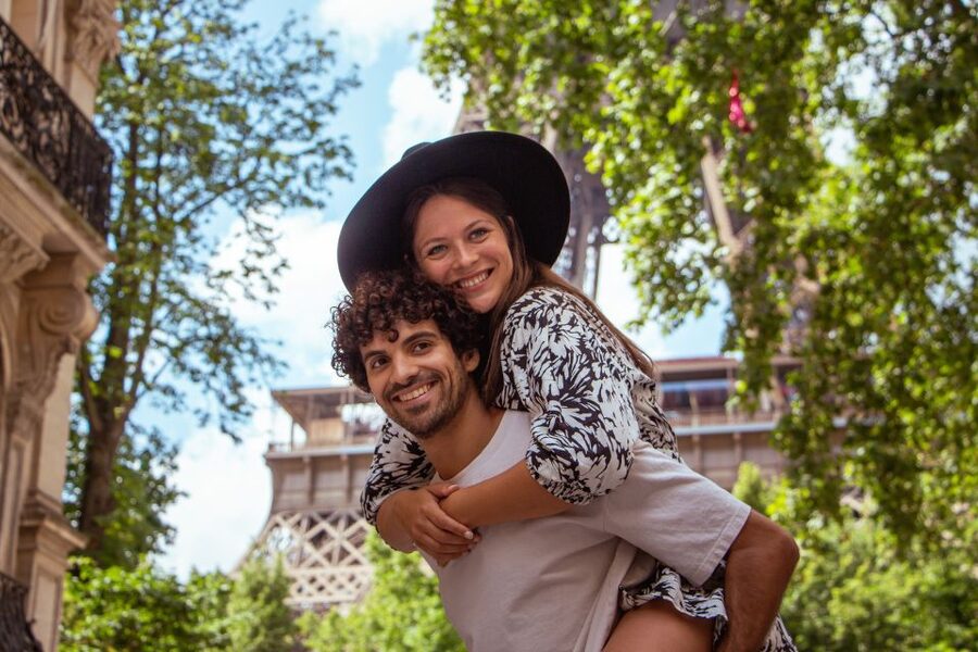 Paris: Private Photoshoot at the Eiffel Tower - Price and value: $41 per group up to 8, is that fair
