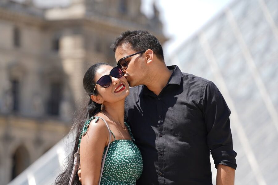 Paris: Private Photoshoot Outside the Louvre Museum - What You Get Back: Edited High-Resolution Downloads, Fast