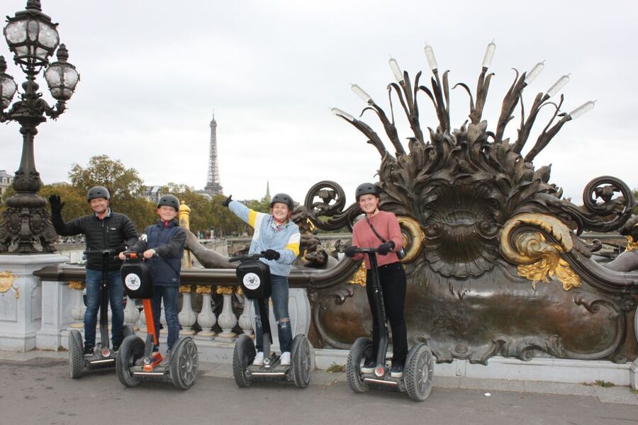 Paris: Private Sightseeing Segway Tour - Arc de Triomphe, the commission behind the icon