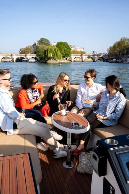 Paris: Private Small Boat Cruise with Rosé and Macarons - Meeting at Escale Beaugrenelle near Pont de Beaugrenelle