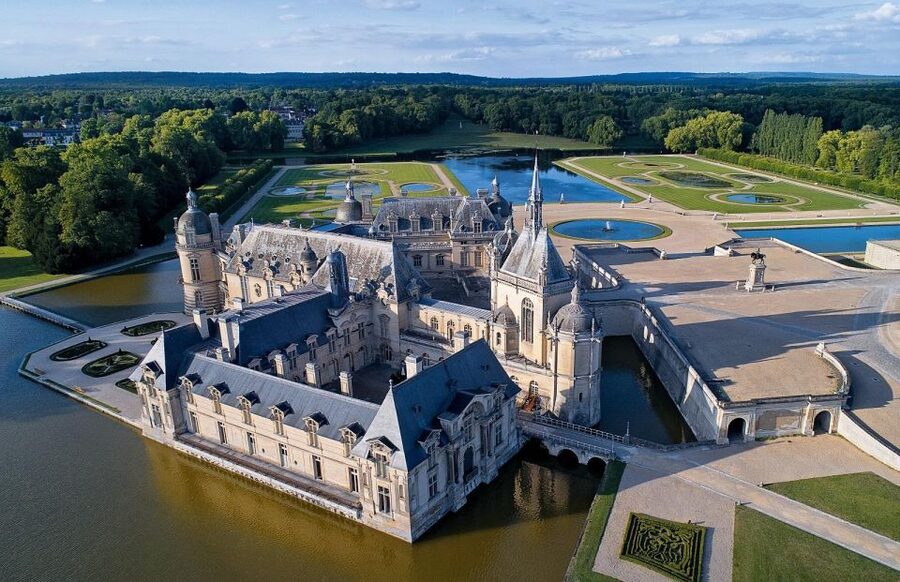 Paris: Private Tour of Domaine de Chantilly Ticket&Transfer - Price and value: when $196 per person makes sense