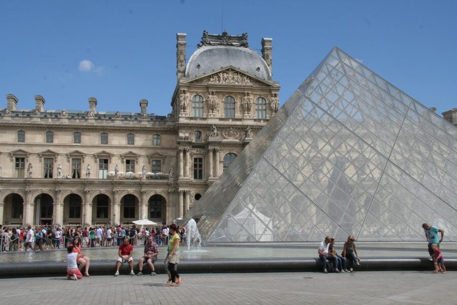 Paris: Private Tour with a Local Guide - Notre Dame area stops: iconic views, but manage ticket expectations