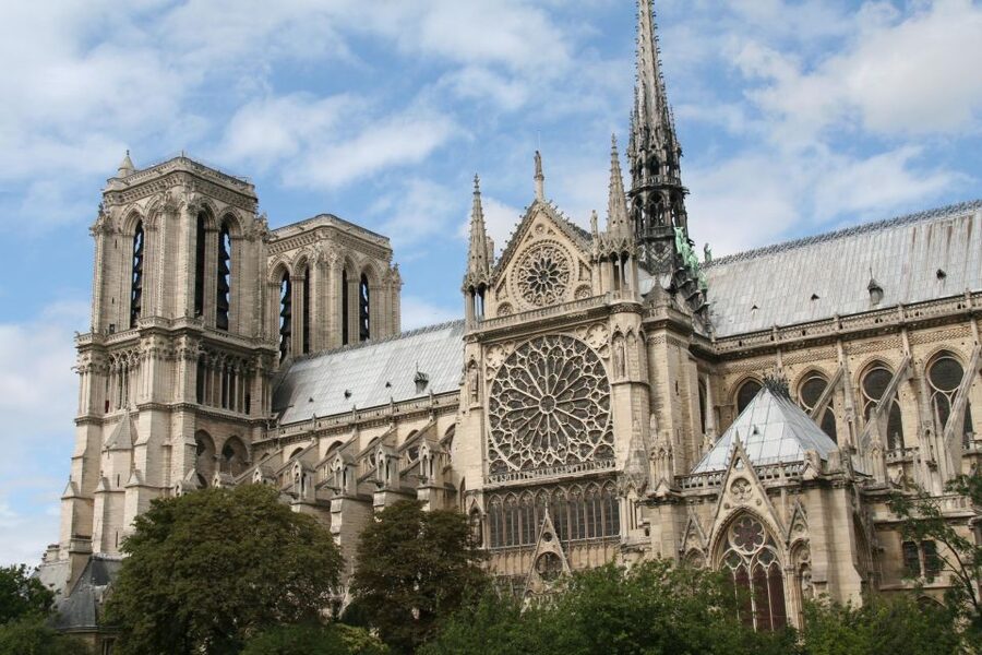 Paris: Private Tour with a Local Guide - Montmartre hills and Le Marais charm, planned for walking comfort