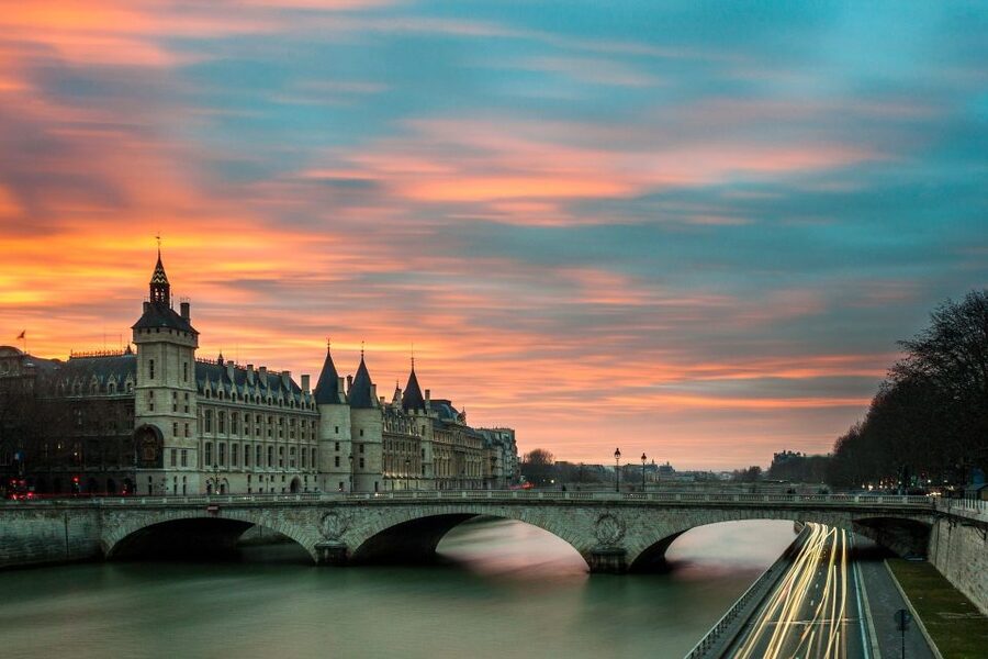 Paris: Private Walking Guided Tour of City's Highlights - Guide quality: why names like Erwan and Soazig matter