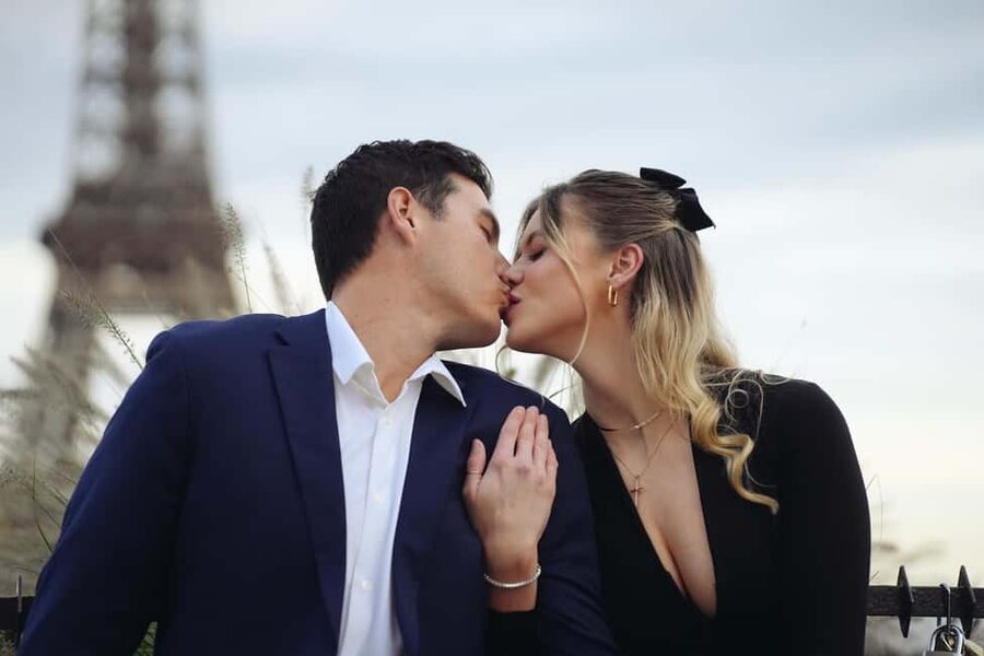 Paris: Professional Photoshoot by the Eiffel Tower - The photographer’s job is not just taking photos