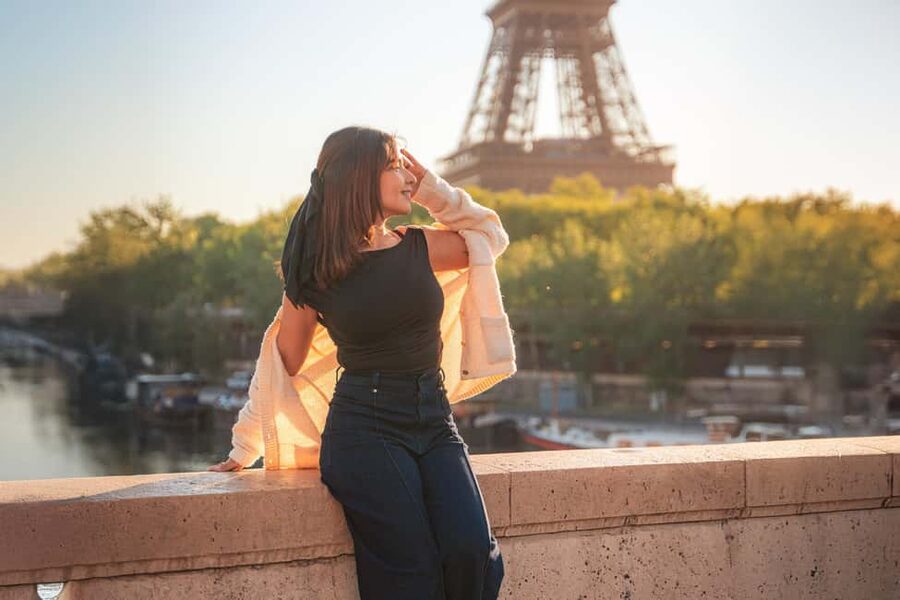 Paris: Professional Photoshoot with the Eiffel Tower - Why this Eiffel Tower shoot feels worth your time